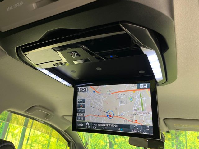 TOYOTA VOXY HYBRID 2017