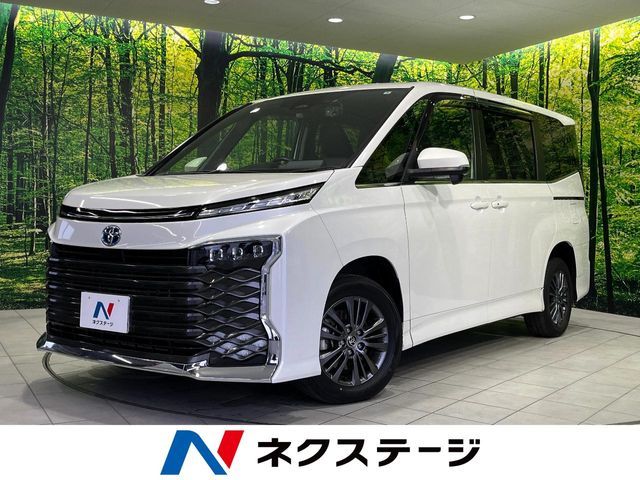 TOYOTA VOXY HYBRID 4WD 2022