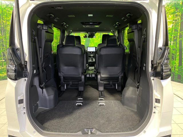 TOYOTA VOXY HYBRID 4WD 2022