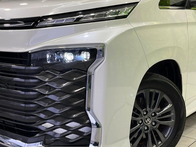 TOYOTA VOXY HYBRID 4WD 2022