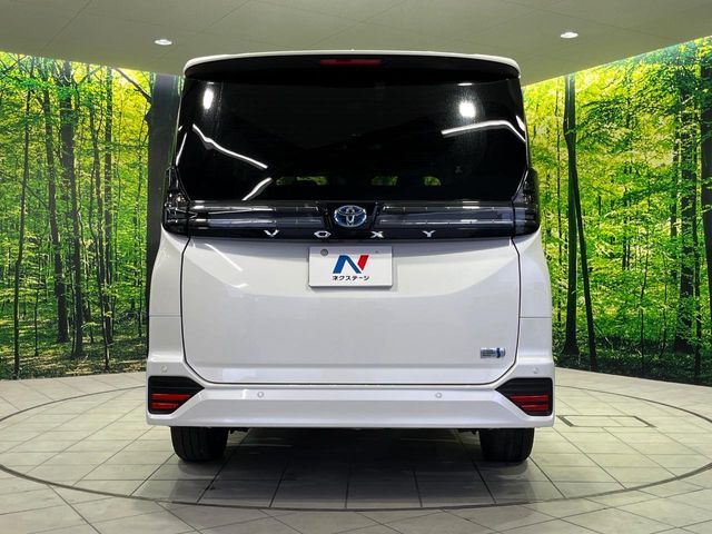 TOYOTA VOXY HYBRID 4WD 2022