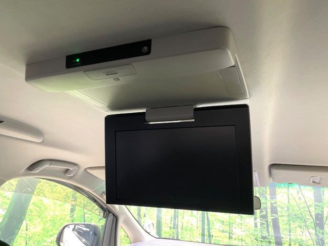 TOYOTA VELLFIRE 2012