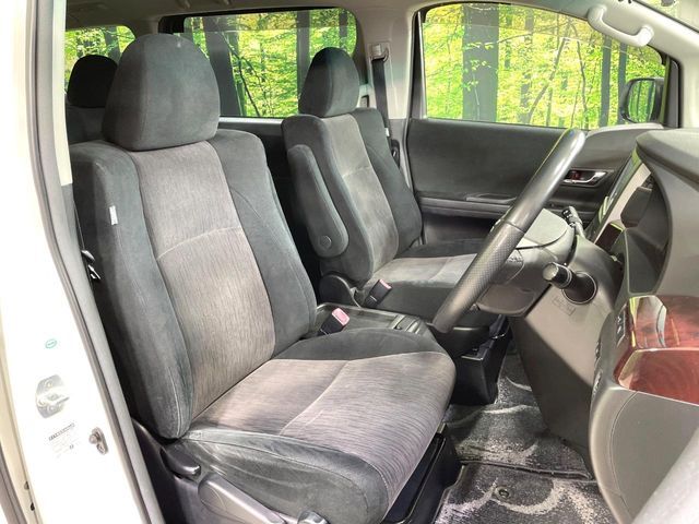 TOYOTA VELLFIRE 2012