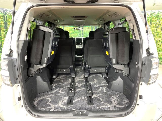 TOYOTA VELLFIRE 2012