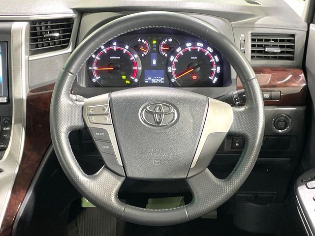 TOYOTA VELLFIRE 2012