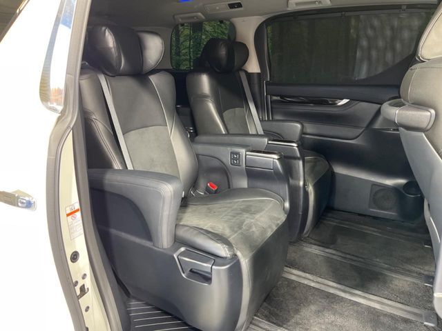 TOYOTA ALPHARD 2015
