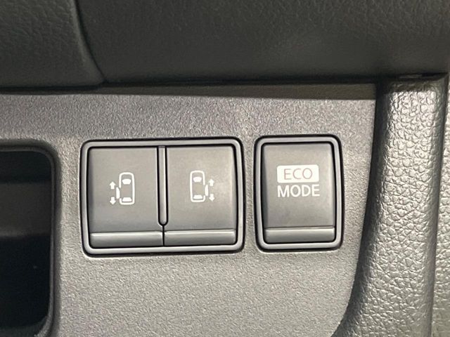 NISSAN SERENA  S-HYBRID 2013