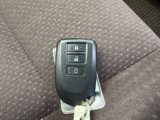 TOYOTA SPADE 4WD 2015