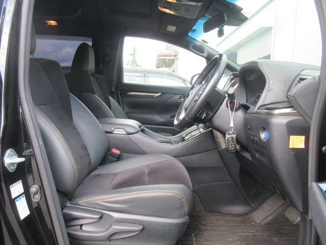 TOYOTA ALPHARD hybrid 4WD 2021