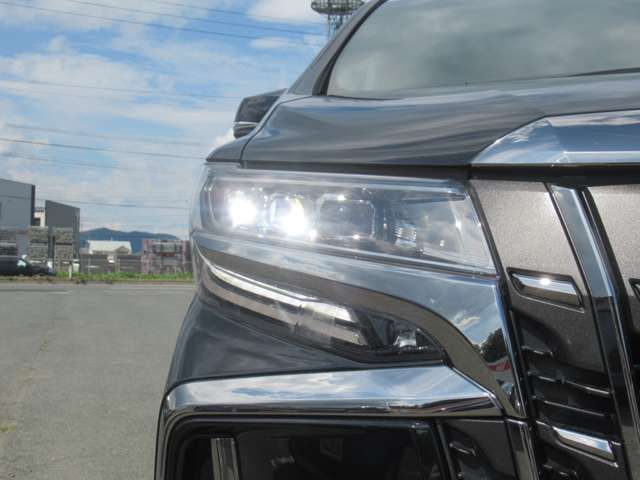 TOYOTA ALPHARD hybrid 4WD 2021