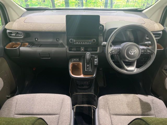 TOYOTA SIENTA HYBRID 2023