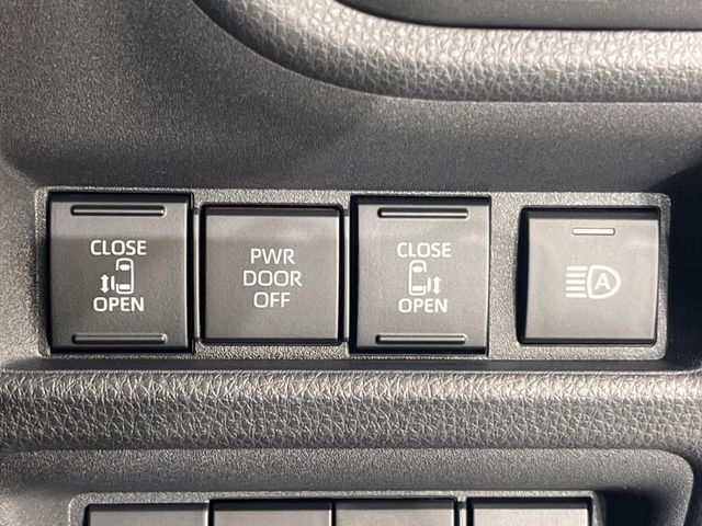 TOYOTA SIENTA HYBRID 2023