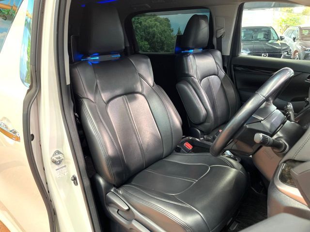 TOYOTA ALPHARD 2015