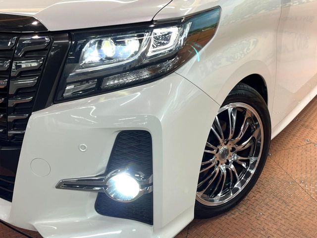 TOYOTA ALPHARD 2015