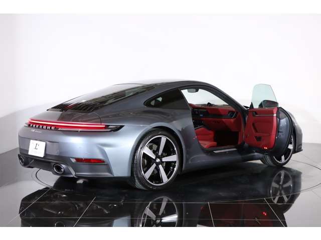 PORSCHE PORSCHE 911 2025