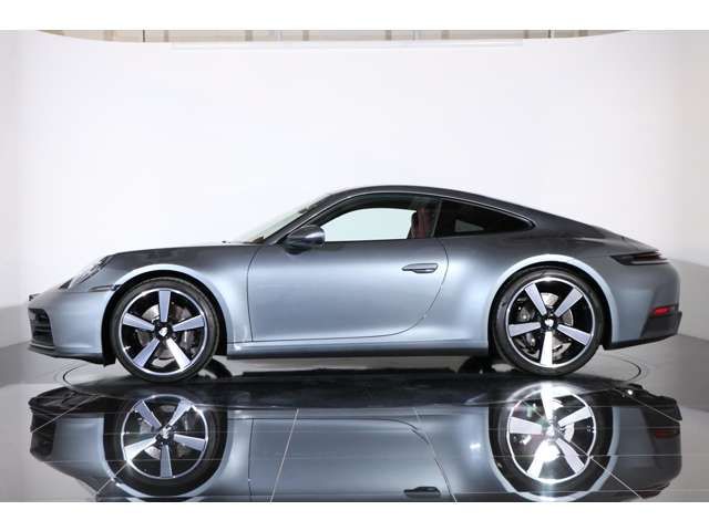 PORSCHE PORSCHE 911 2025