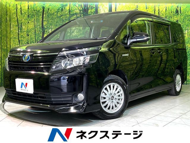 TOYOTA VOXY HYBRID 2014