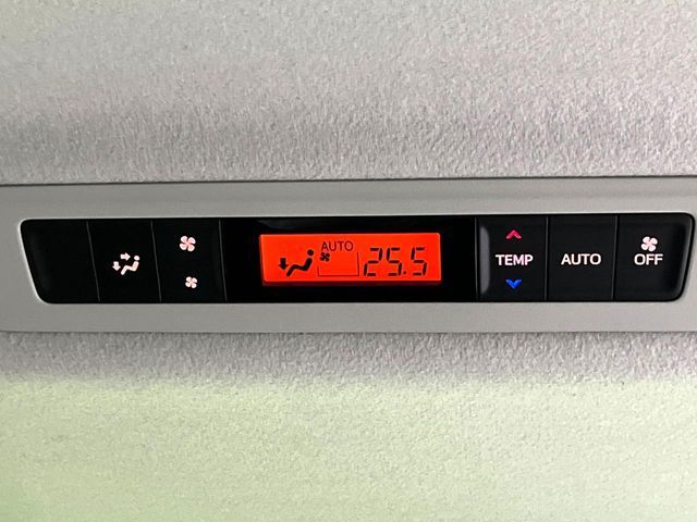 TOYOTA VOXY HYBRID 2014