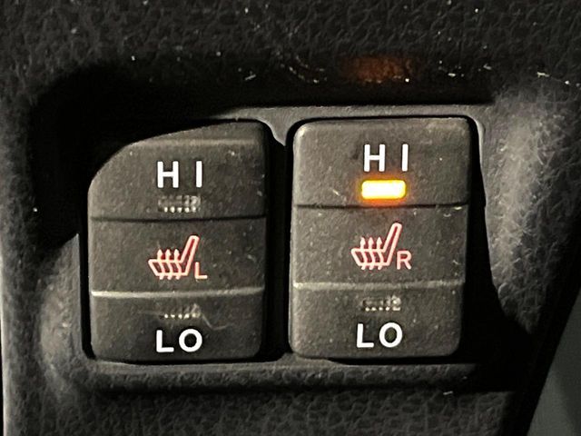 TOYOTA VOXY HYBRID 2014