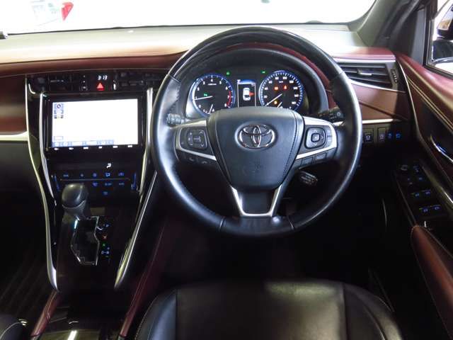 TOYOTA HARRIER 2WD 2019