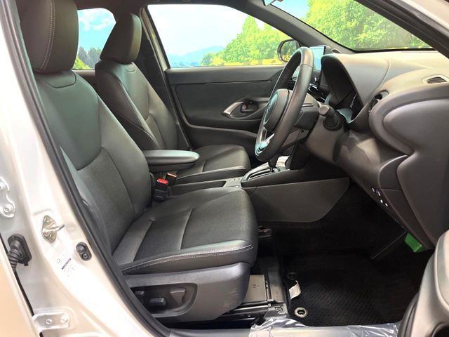 TOYOTA YARIS CROSS HYBRID 2025