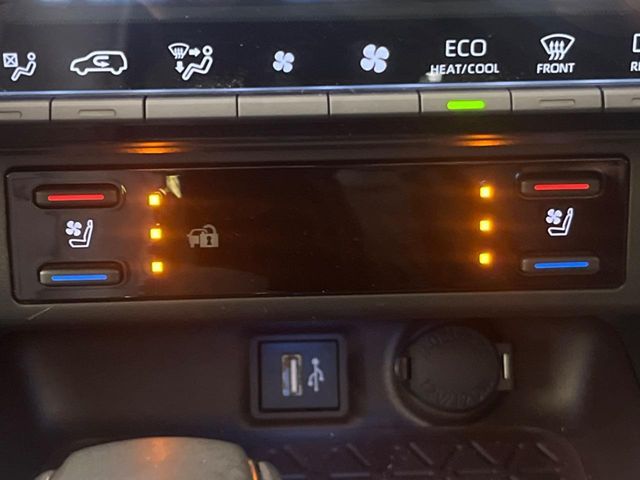 TOYOTA RAV4 4WD 2023