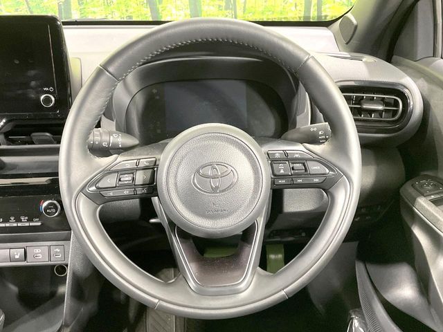 TOYOTA YARIS CROSS HYBRID 2025