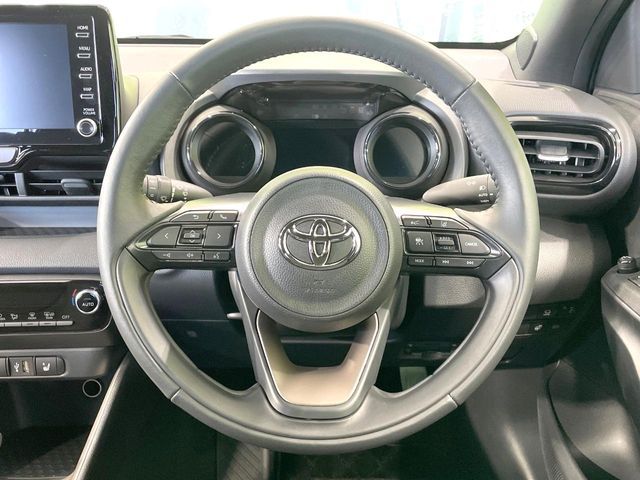 TOYOTA YARIS HYBRID 2023