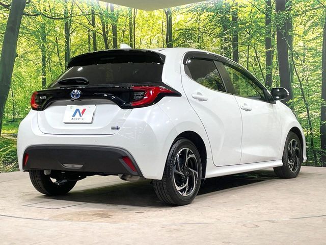 TOYOTA YARIS HYBRID 2023