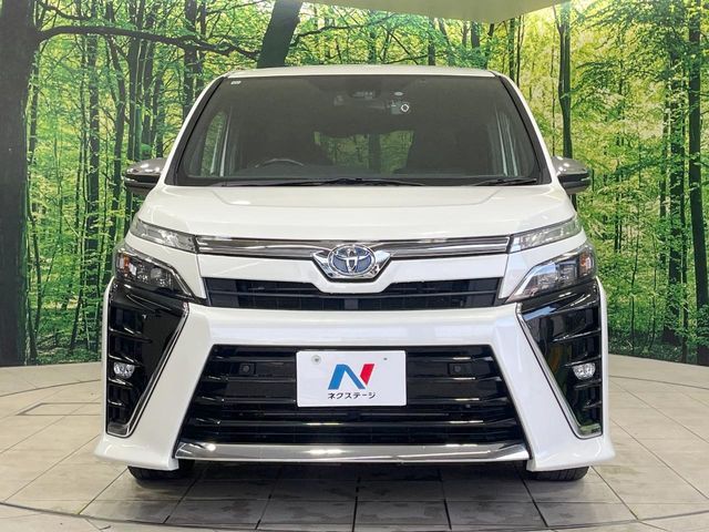 TOYOTA VOXY 2019