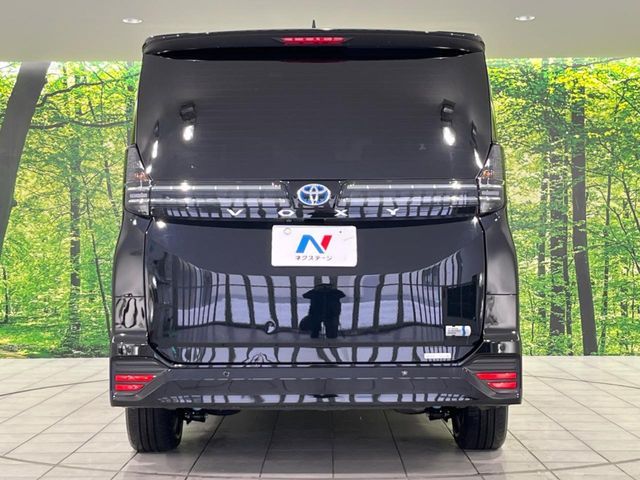 TOYOTA VOXY HYBRID 4WD 2024