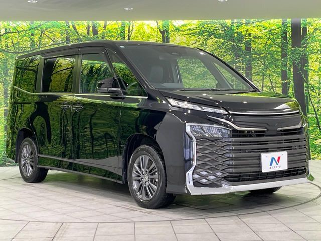 TOYOTA VOXY HYBRID 4WD 2024