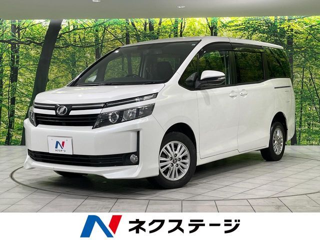 TOYOTA VOXY 4WD 2015