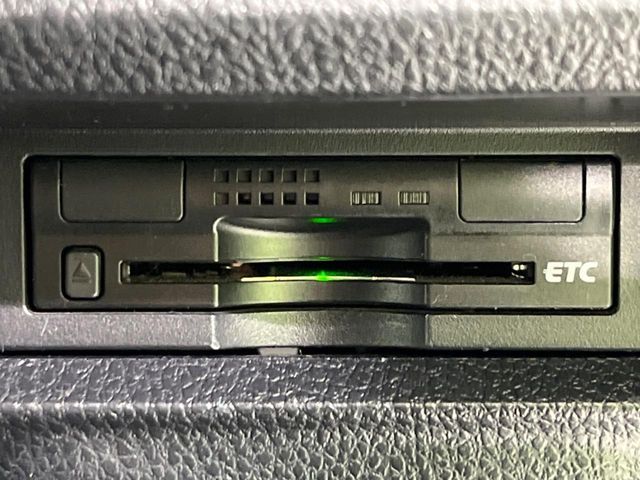 TOYOTA VOXY 4WD 2015