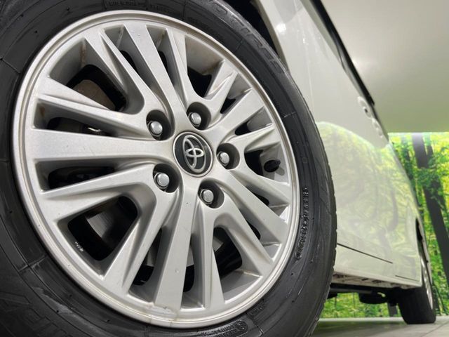 TOYOTA VOXY 4WD 2015