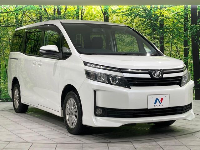 TOYOTA VOXY 4WD 2015