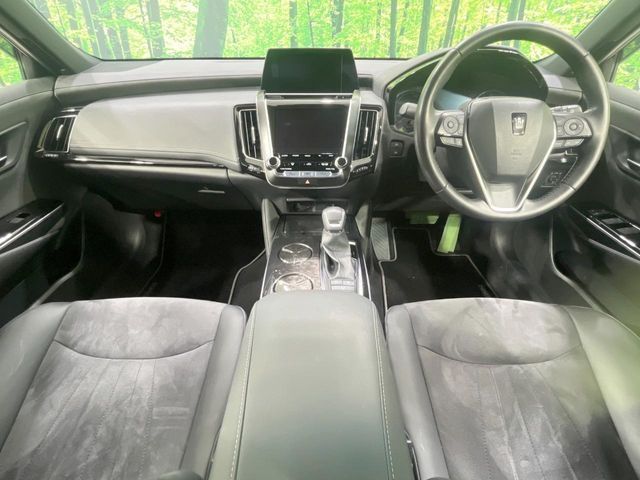 TOYOTA CROWN sedan hybrid 4WD 2020