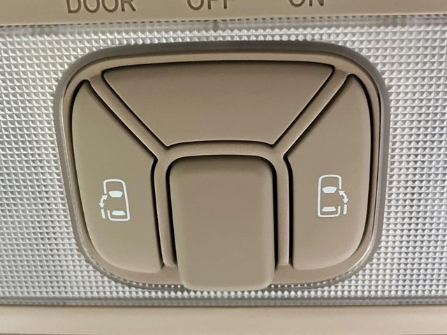 TOYOTA ESTIMA  4WD 2013