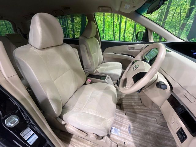 TOYOTA ESTIMA  4WD 2013