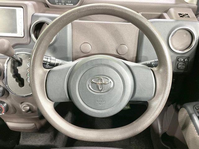 TOYOTA SPADE 2013