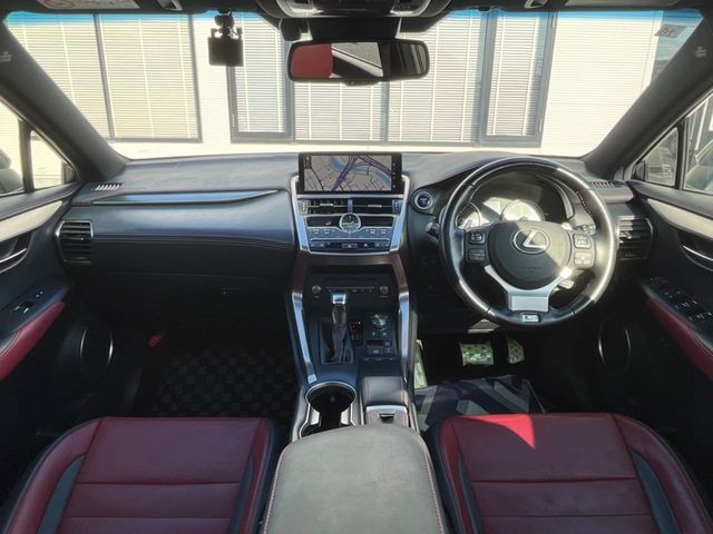 TOYOTA LEXUS NX300h 2017