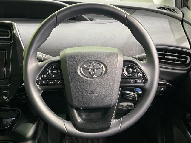 TOYOTA PRIUS 2021