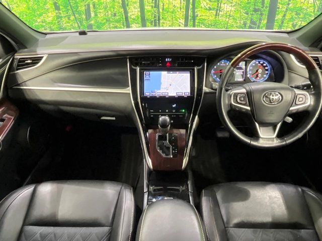 TOYOTA HARRIER 4WD 2016