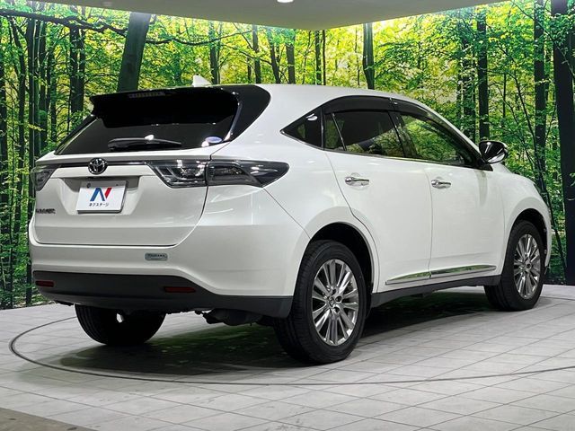 TOYOTA HARRIER 4WD 2016