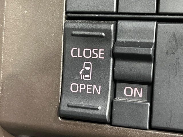 TOYOTA ROOMY 4WD 2023