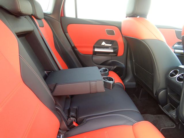 MERCEDES BENZ MERCEDES BENZ GLA class 2024