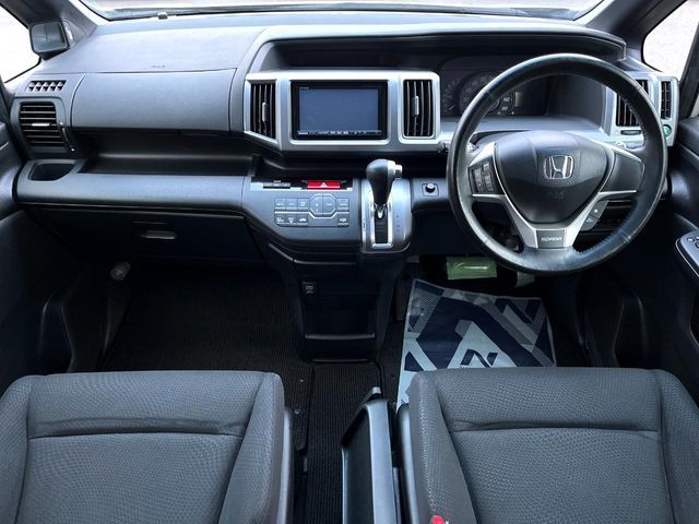 HONDA STEPWAGON SPADA 2013