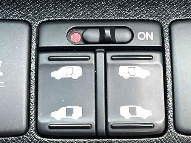 HONDA STEPWAGON SPADA 2013