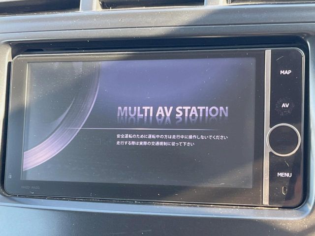 TOYOTA PRIUS Alpha 2013