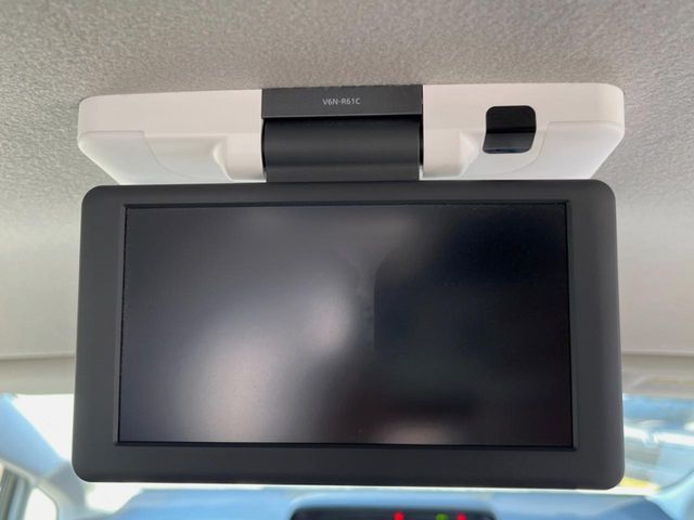 TOYOTA PRIUS Alpha 2013